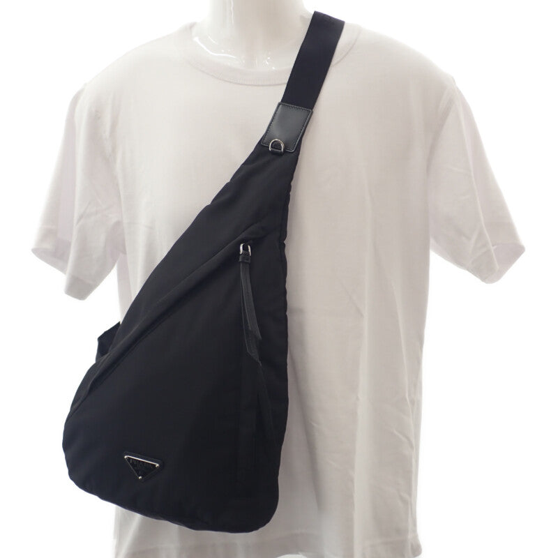 プラダ PRADA ワンショルダー バックパック 2VZ092_2DMG_F0002 ボディバッグ ショルダーバッグ レザー Re-Nylon ブラック シルバー金具 メンズ【中古】【Aランク】
