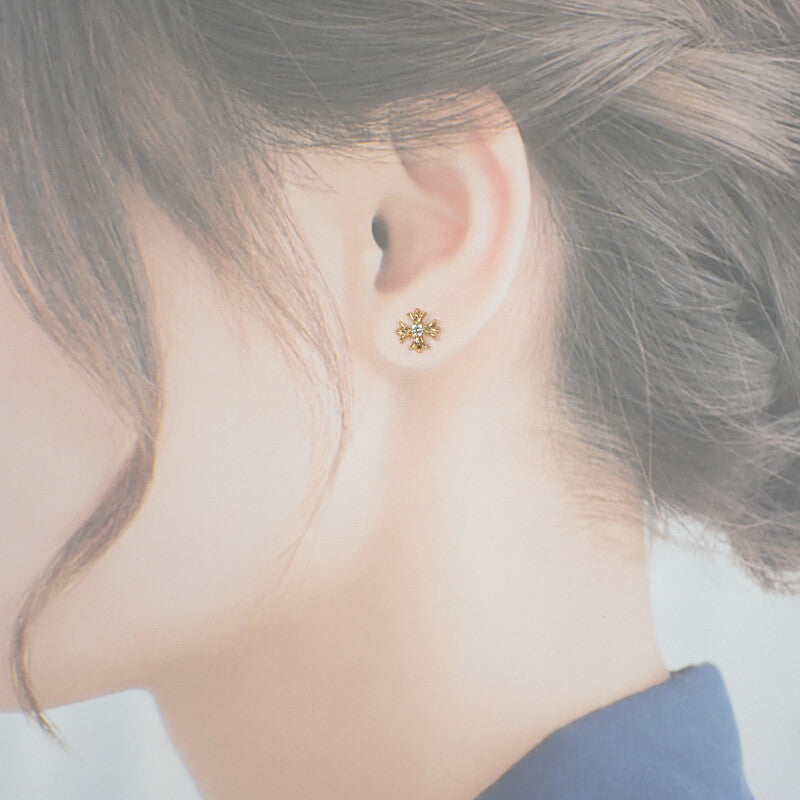 ☆在庫一掃セール☆  クロス　両耳スタッドピアス　 chプラス ☆在庫一掃セール☆ クロス 両耳スタッドピアス chプラス