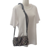 ルイヴィトン LOUIS VUITTON LVフェルトキーポルXS M80821 ショルダーバッグ レザー フェルト グレー レディース【中古】【ABランク】