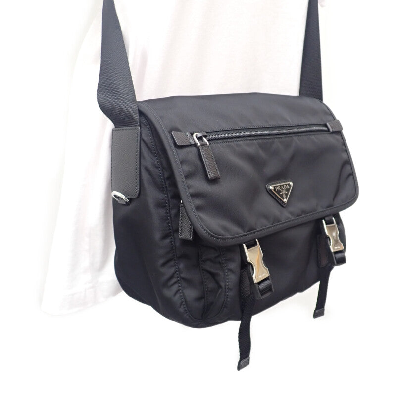 プラダ PRADA テスート 1BD953 ショルダーバッグ ナイロン ブラック シルバー金具 メンズ【中古】【Aランク】