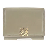 ロエベ LOEWE パファー アナグラムトライフォールド ウォレット C821TR2X10 三つ折り財布 シャイニーナパカーフスキン ユーカリグリーン ゴールド金具 レディース【中古】【Aランク】