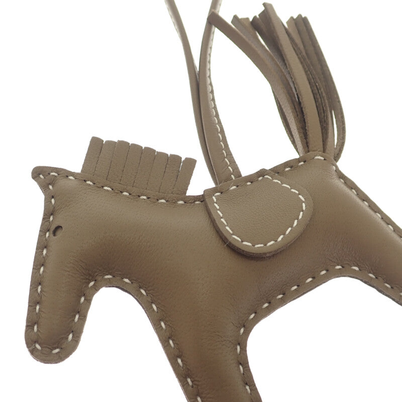 エルメス HERMES ロデオチャームPM W刻印 バッグチャーム ラムスキン エトゥープ アニョーミロ レディース【中古】【Aランク】