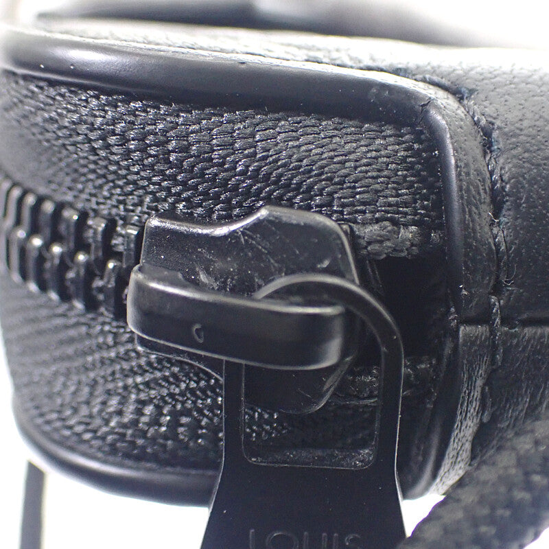 ルイヴィトン LOUIS VUITTON レースアップ・ポーチ M12601 ショルダーバッグ モノグラムシャドウ ブラック メンズ レディース【中古】【Aランク】