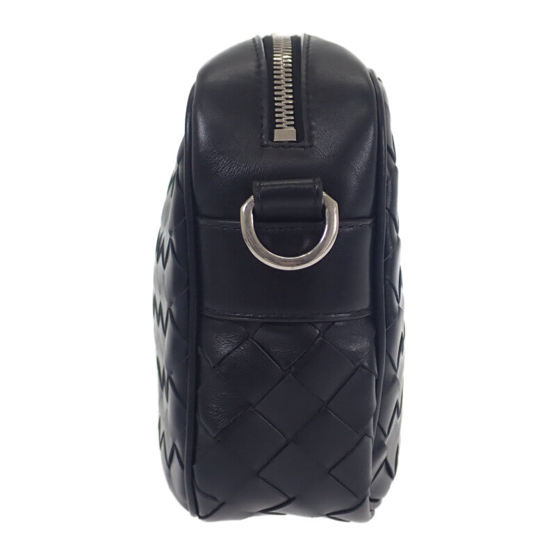 ボッテガヴェネタ BOTTEGA VENETA イントレチャート カメラバッグ 755925V2HL18803 ショルダーバッグ カーフ ブラック シルバー金具 メンズ レディース【中古】【Aランク】