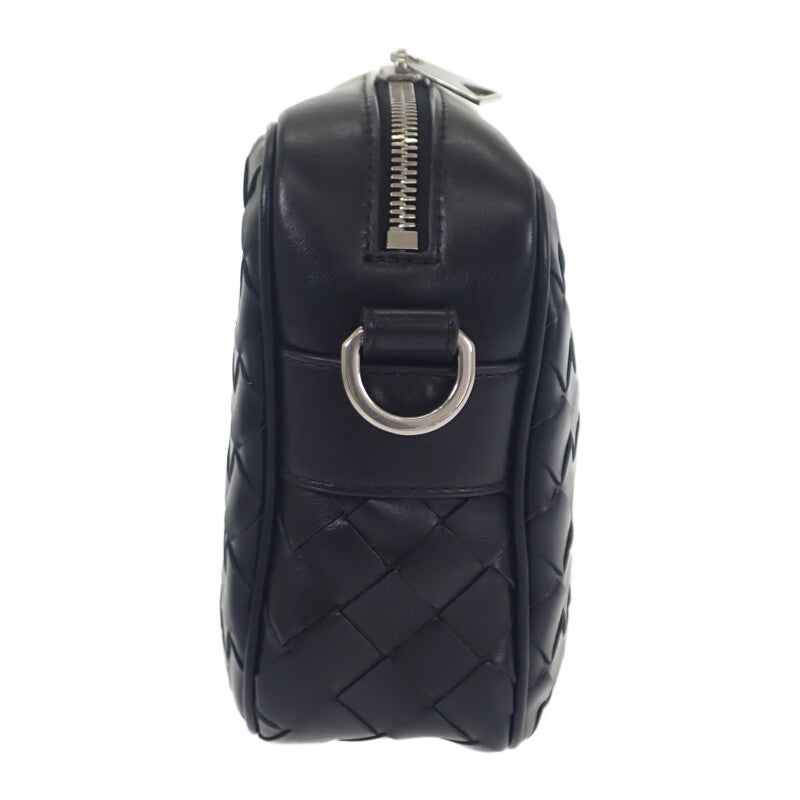 ボッテガヴェネタ BOTTEGA VENETA イントレチャート カメラバッグ 755925V2HL18803 ショルダーバッグ カーフ ブラック シルバー金具 メンズ レディース【中古】【Aランク】