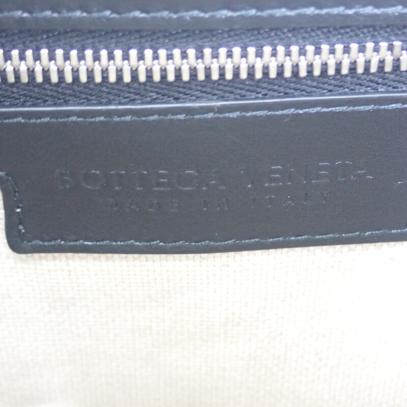 ボッテガヴェネタ BOTTEGA VENETA イントレチャート カメラバッグ 755925V2HL18803 ショルダーバッグ カーフ ブラック シルバー金具 メンズ レディース【中古】【Aランク】