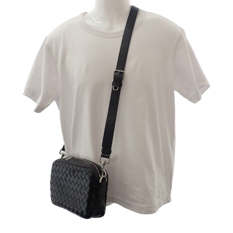 ボッテガヴェネタ BOTTEGA VENETA イントレチャート カメラバッグ 755925V2HL18803 ショルダーバッグ カーフ ブラック シルバー金具 メンズ レディース【中古】【Aランク】