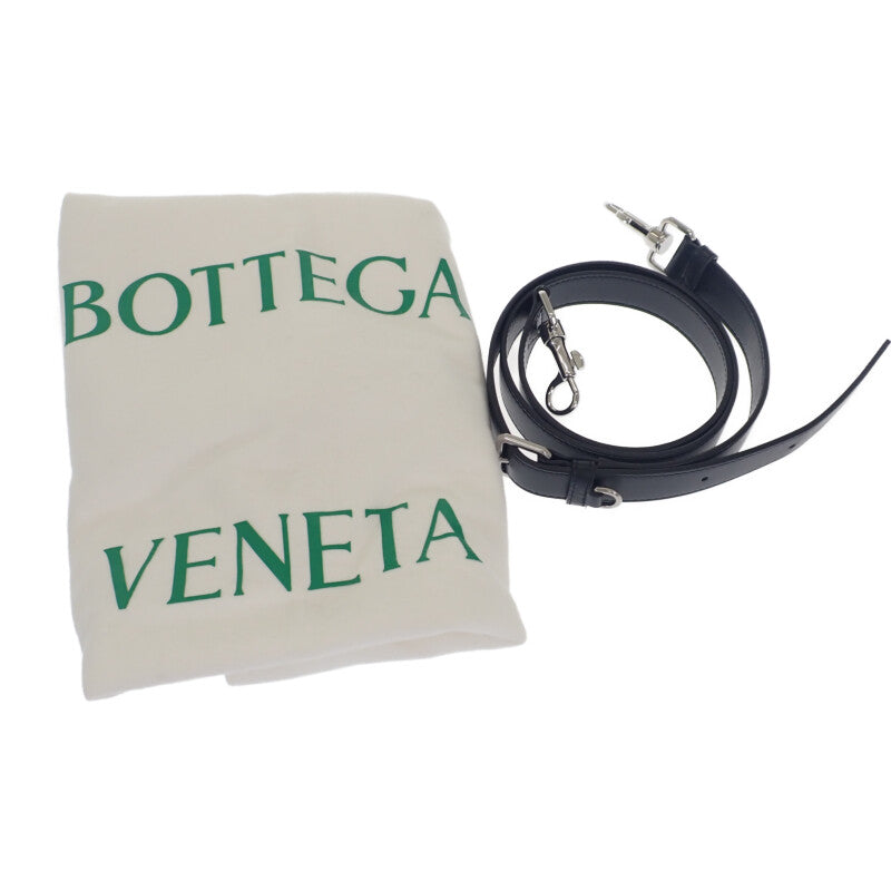 ボッテガヴェネタ BOTTEGA VENETA イントレチャート カメラバッグ 755925V2HL18803 ショルダーバッグ カーフ ブラック シルバー金具 メンズ レディース【中古】【Aランク】