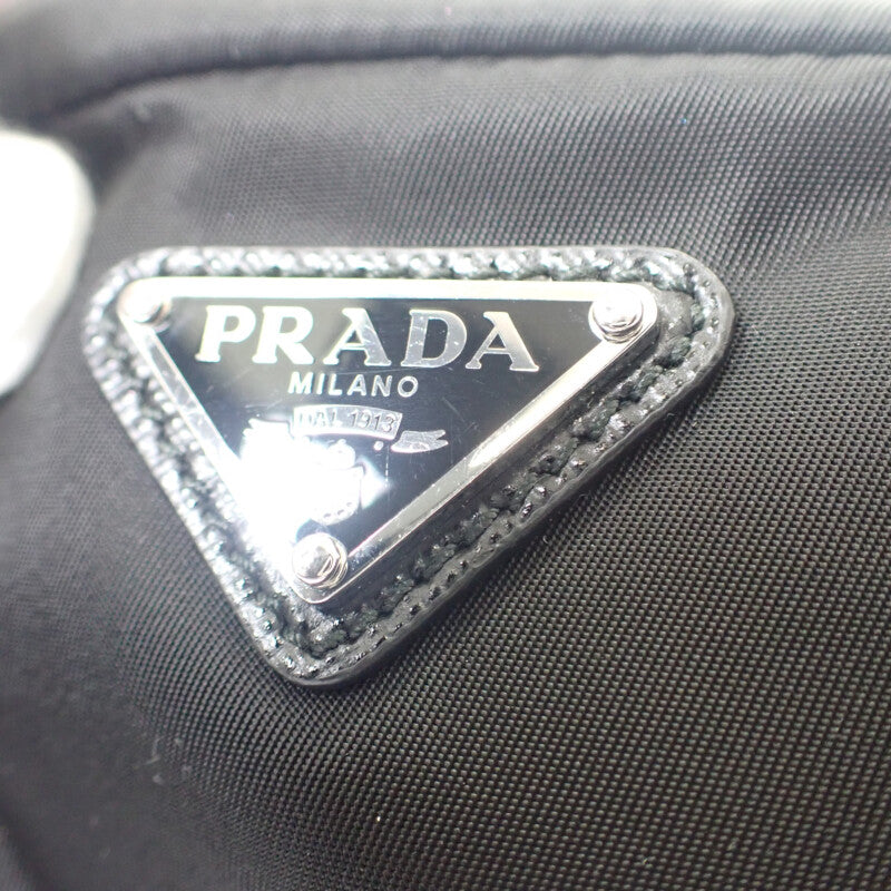 プラダ PRADA スモール Re-Nylon 1NS021 ポーチ ナイロン ブラック シルバー金具 レディース メンズ ユニセックス【中古】【Aランク】
