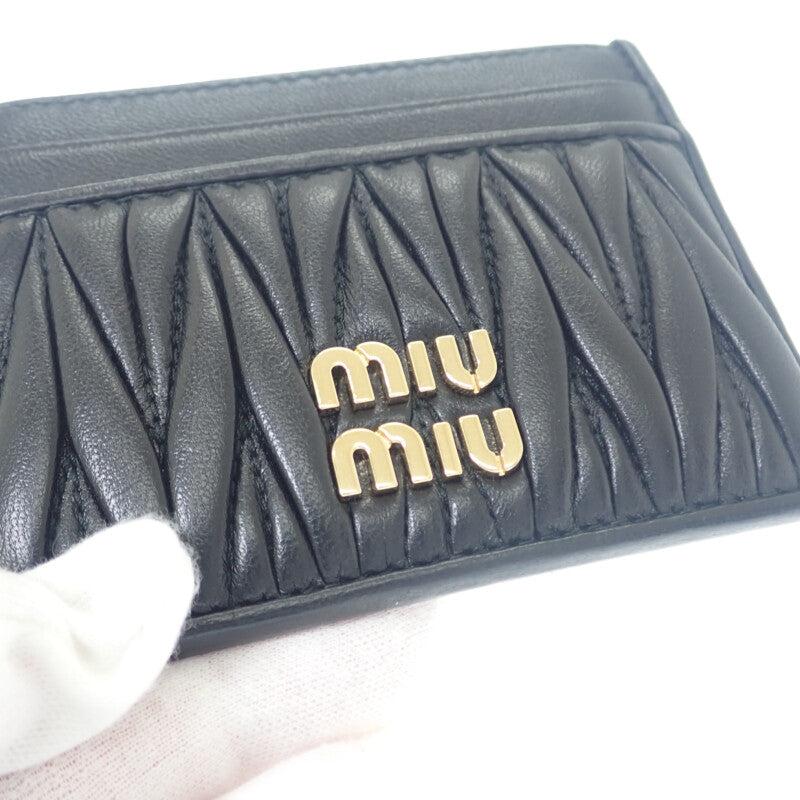 ミュウミュウ MIUMIU マテラッセレザー 5MC076_AFPP_F0002 カードケース ラムスキン ブラック ゴールド金具 レディース【中古】【ABランク】