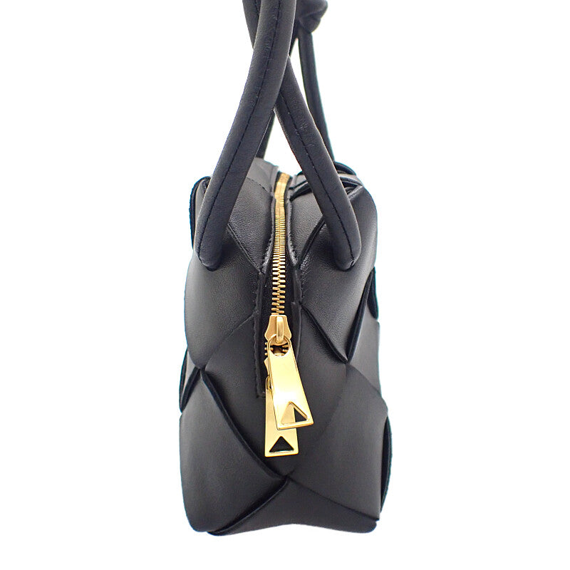 ボッテガヴェネタ BOTTEGA VENETA ミニ カセット カメラバッグ 701915 VCQC2 8425 ショルダーバッグ カーフ ブラック ゴールド金具 レディース メンズ【中古】【Aランク】