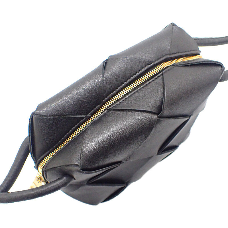 ボッテガヴェネタ BOTTEGA VENETA ミニ カセット カメラバッグ 701915 VCQC2 8425 ショルダーバッグ カーフ ブラック ゴールド金具 レディース メンズ【中古】【Aランク】