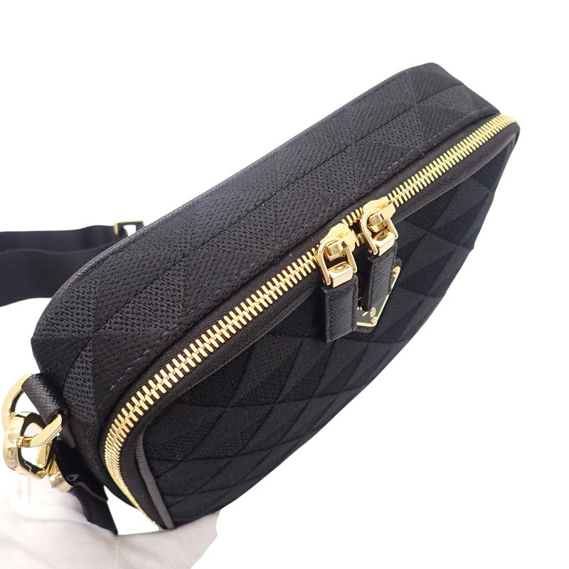 プラダ PRADA エンブロダイリー ファブリック 2VH069 ショルダーバッグ ポリエステル サフィアーノ ブラック ゴールド金具 メンズ レディース【中古】【Aランク】