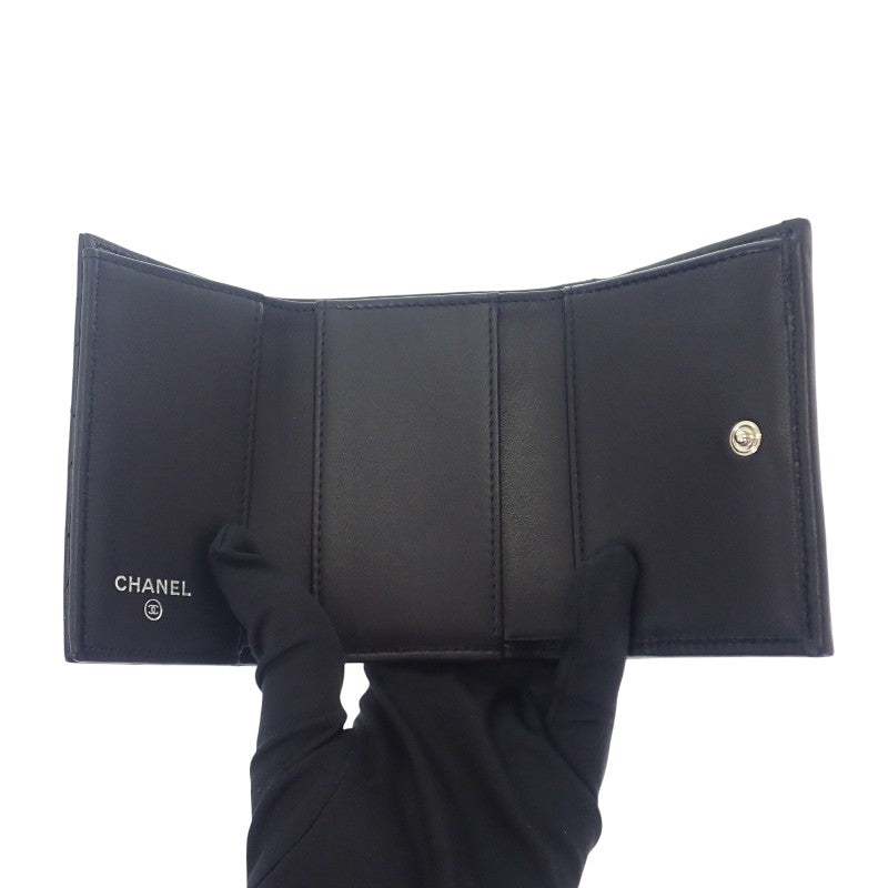 シャネル CHANEL スモールフラップウォレット AP0230_B13639 三つ折り