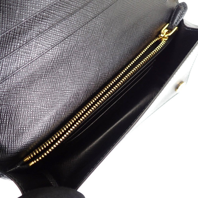 プラダ PRADA レザー 1DH029 ウォレットチェーン サフィアーノ ブラック ゴールド金具 レディース【中古】【Aランク】