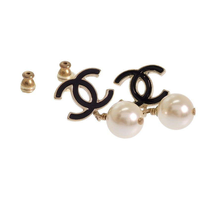 シャネル CHANEL CC ココマーク パール ドロップ 06A刻印 ピアス メタル フェイクパール ブラック ゴールド金具 レディース【中古】【ABランク】