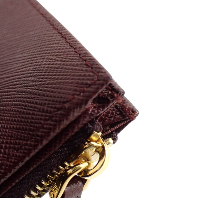 プラダ PRADA トライアングル 1ML050_QHH_F0007 二つ折り財布 サフィアーノ ボルドー バーガンディ ゴールド金具 レディース【中古】【ABランク】