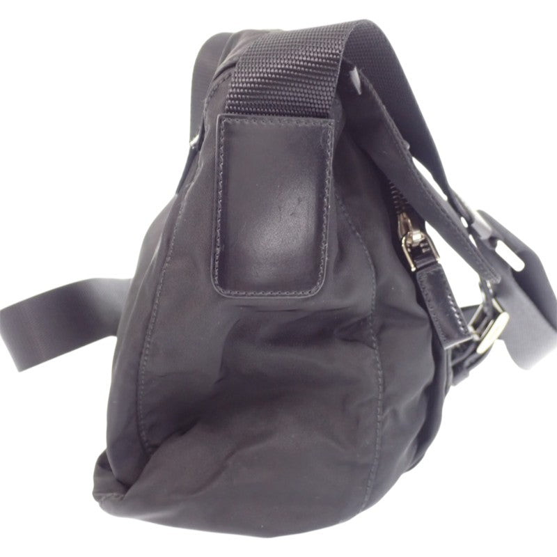 プラダ PRADA トライアングル BT8994 ショルダーバッグ ナイロン ブラック シルバー金具 メンズ レディース【中古】【ABランク】