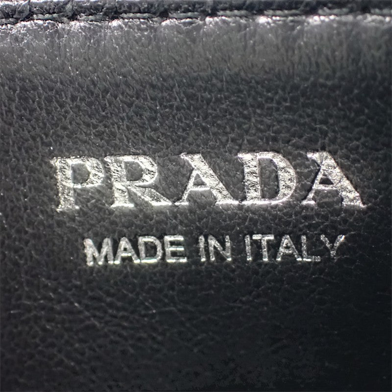 プラダ PRADA サフィアーノトライアングル 1MC086_QHH_F0632 カードケース サフィアーノ ブラック シルバー金具 レディース メンズ【中古】【ABランク】