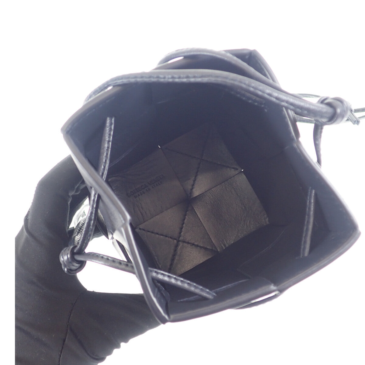 ボッテガヴェネタ BOTTEGA VENETA カセットミニ クロスボディバケット 680217VCQC48837 ショルダーバッグ ラムスキン イントレチャート ネイビー レディース【中古】【ABランク】