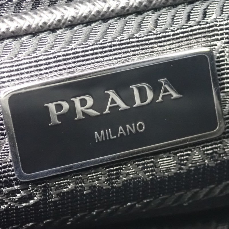 プラダ PRADA Re-Nylon ショルダー 1BD953 ショルダーバッグ ナイロン ブラック シルバー金具 メンズ レディース【中古】【Aランク】
