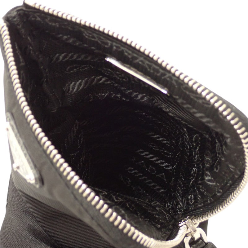 プラダ PRADA ストラップナイロンポーチ 2TT091_2DMI_F0002 ショルダーバッグ Re-Nylon ブラック シルバー金具 メンズ レディース【中古】【Aランク】