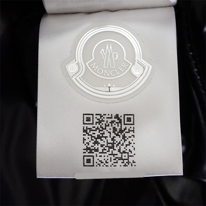 モンクレール MONCLER TARENTAISE GIUBBOTTO タレンテーズジュボット 3 H20911A00211 596CD ダウンジャケット ナイロン ダウン90%/フェザー10％ ブラック メンズ【中古】【ABランク】
