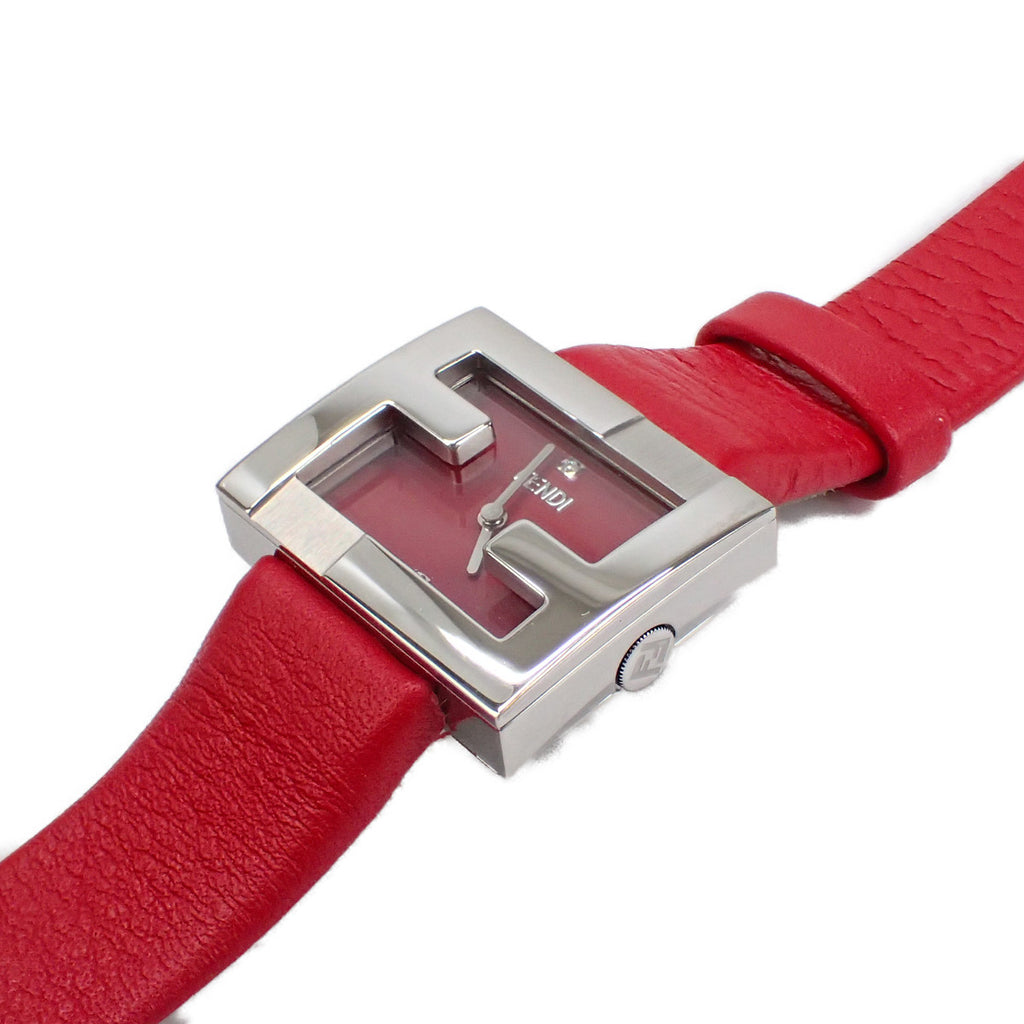 FENDI 腕時計　赤表面の枠上部が傷ではないですが